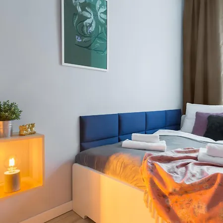 Friendhouse Avenue * Krakov