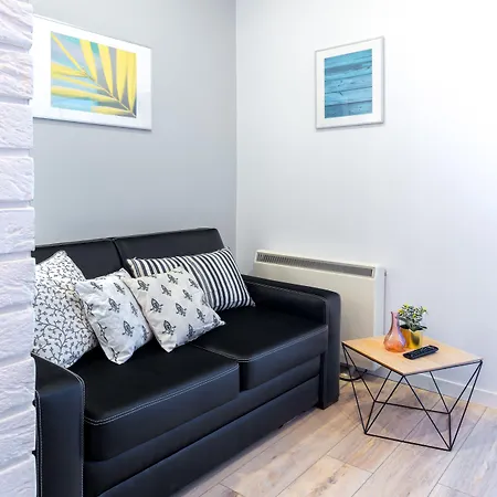 Friendhouse Avenue Апартаменты Краков