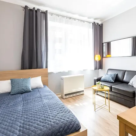 Friendhouse Avenue * Krakov