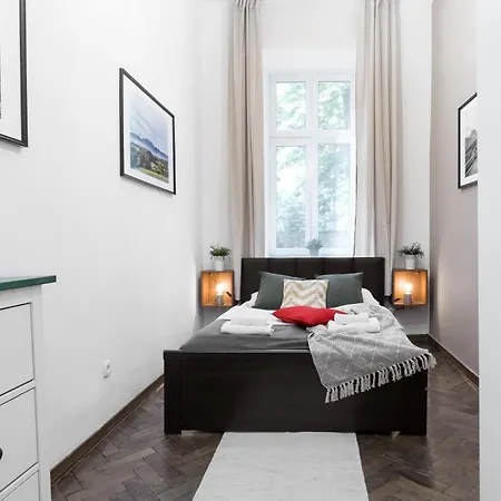 Friendhouse Avenue * Krakow