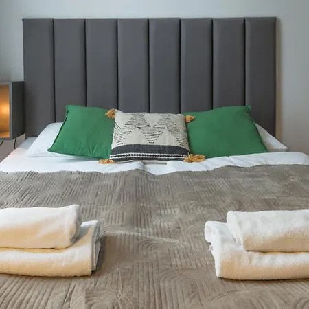 Friendhouse Avenue *