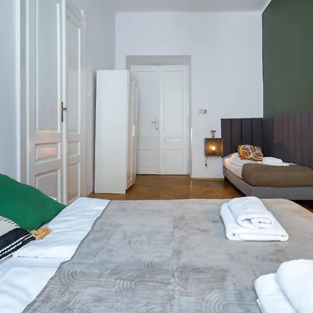 Friendhouse Avenue * Краков