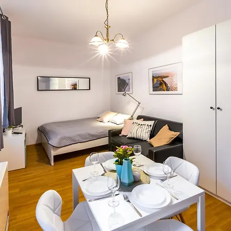 Friendhouse Avenue شقة كراكوفيا