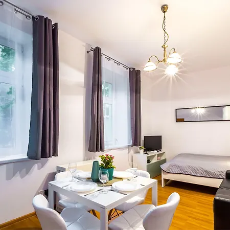 Friendhouse Avenue Апартаменти