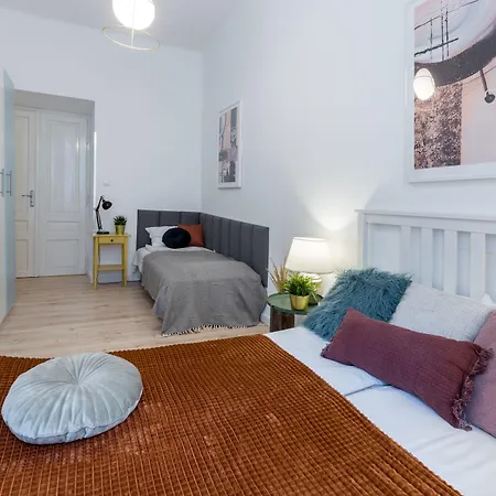 Friendhouse Avenue Краків