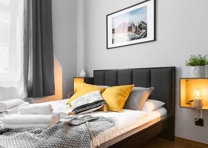 Friendhouse Avenue *