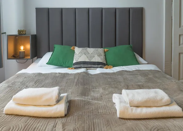 Friendhouse Avenue *