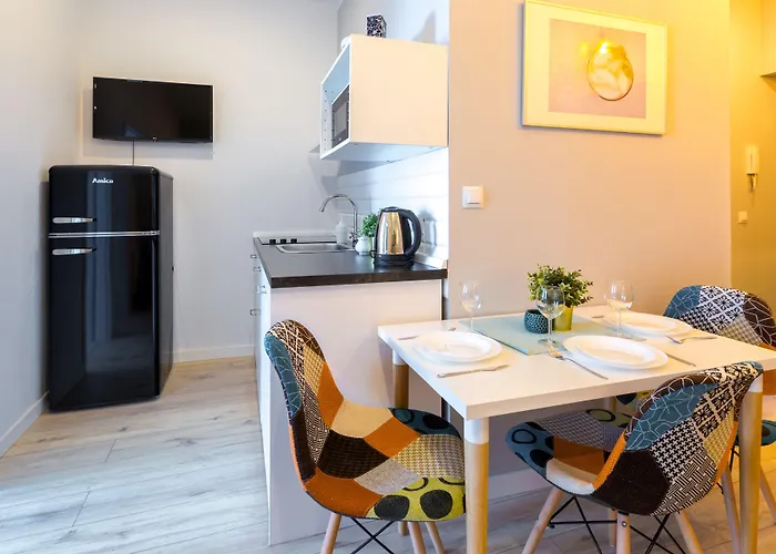 Friendhouse Avenue *