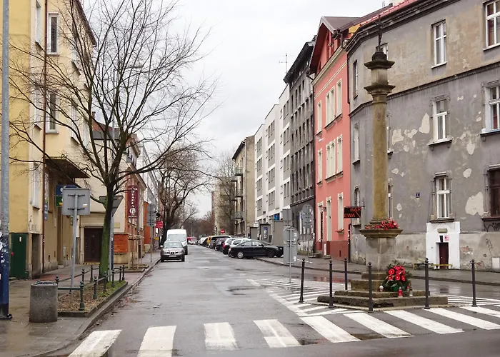 Friendhouse Avenue *