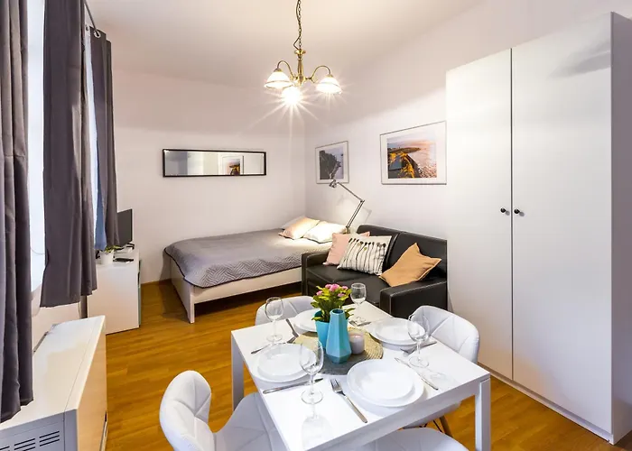 Friendhouse Avenue شقة كراكوفيا